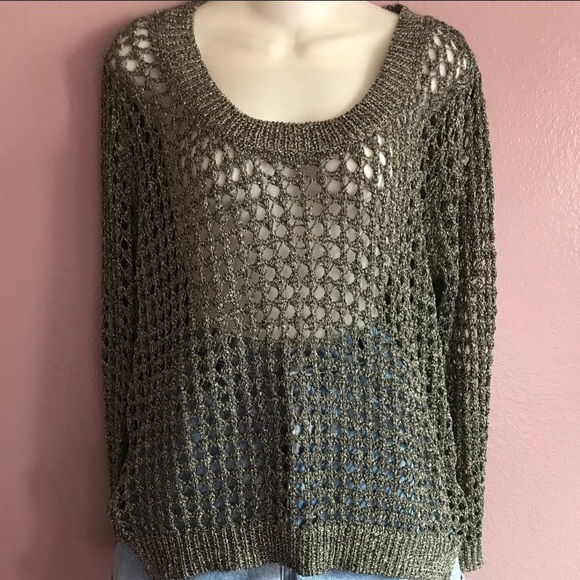 NWT Gray Metallic Top Size M by Tinonel - Picture 2 of 4